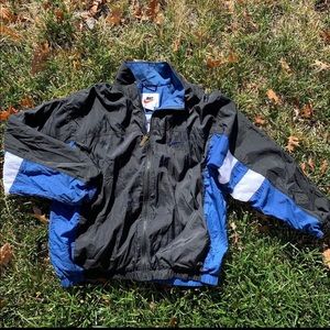 SOLD‼️ Vintage 90s Nike Windbreaker